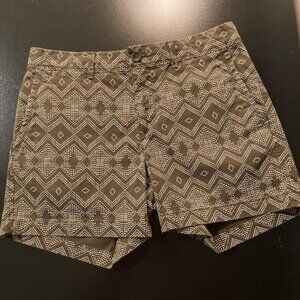 BANANA REPUBLIC Women's Shorts Olive Green and White Print SIZE 0